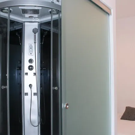 招待所 Urban 阿威罗