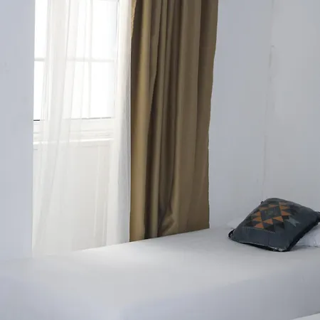 Urban 招待所 阿威罗