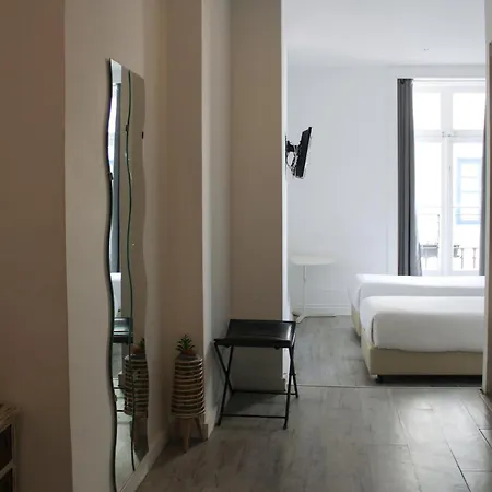 招待所 Urban 阿威罗