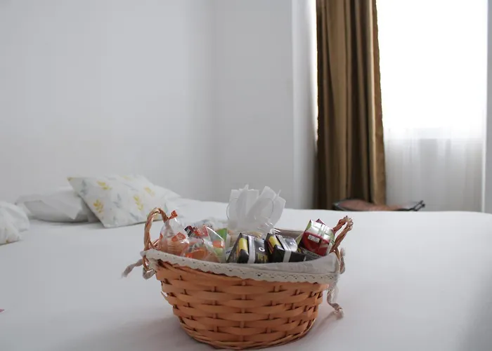 Urban בית הארחה 2*