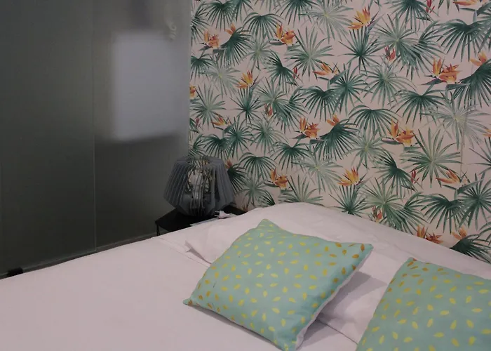 בית הארחה Urban 2*