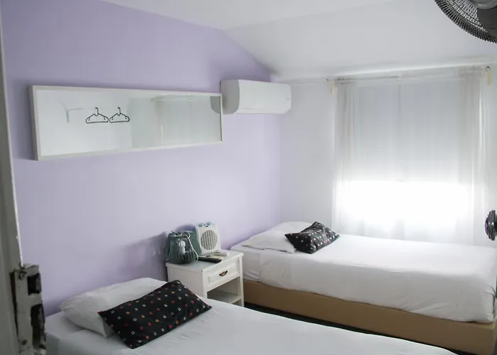 Urban בית הארחה אבאירו