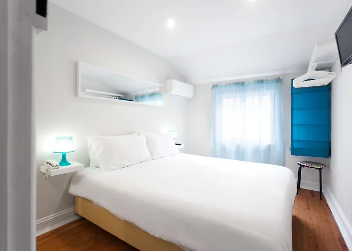 Urban 招待所 阿威罗